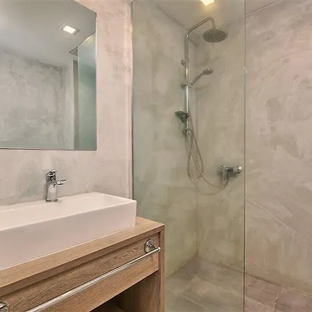 Mavrikos Hotel 3*
